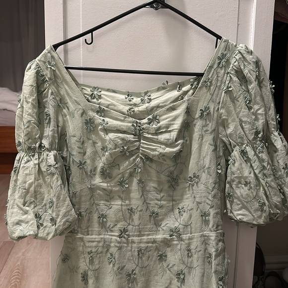 Labelrail x Cheapchicfinds green 3D floral dress - Picture 3 of 3